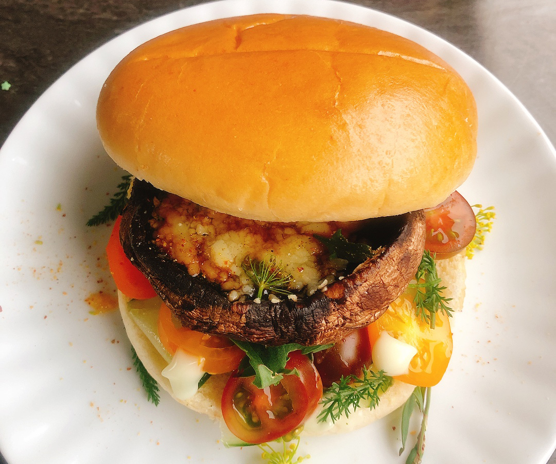 Portobello-Burger mit Dill-Mayonnaise